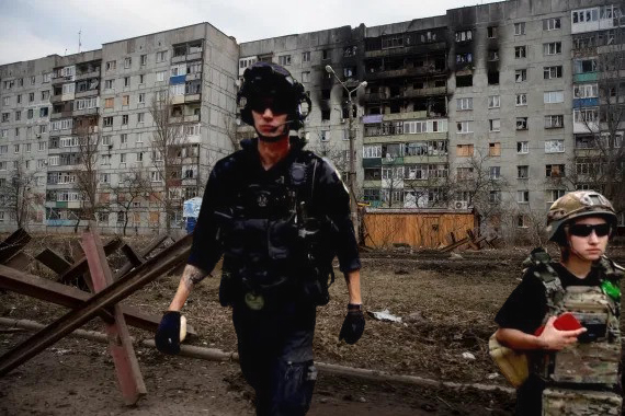 Inside Donetsk as residents flee attacks on Ukrainian region Putin wants to continue fighting 2025 Donetsk